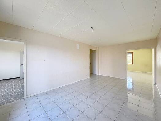 Appartement à vendre 128 500 € 4 pièces 2 chambres 84 m² Étage 2/3 Temps Perdu-La Trinque Manosque 04100