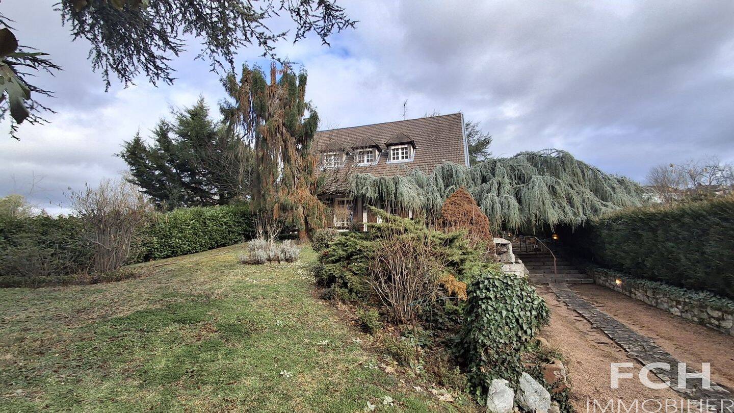Maison 8 pièces 200 m² · à Cusset · 200 m² · 299 000 €