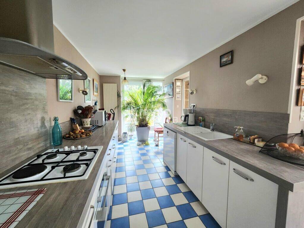 Maison 10 pièces 200 m² · à Athis-Val de Rouvre · 200 m² · 239 500 €