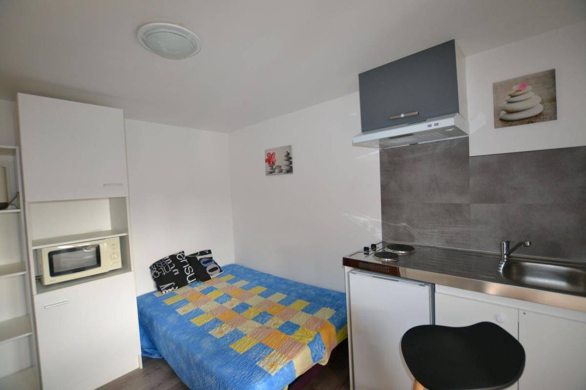 Appartement 1 pièce 10 m² · à Dijon · 10,4 m² · 300 €