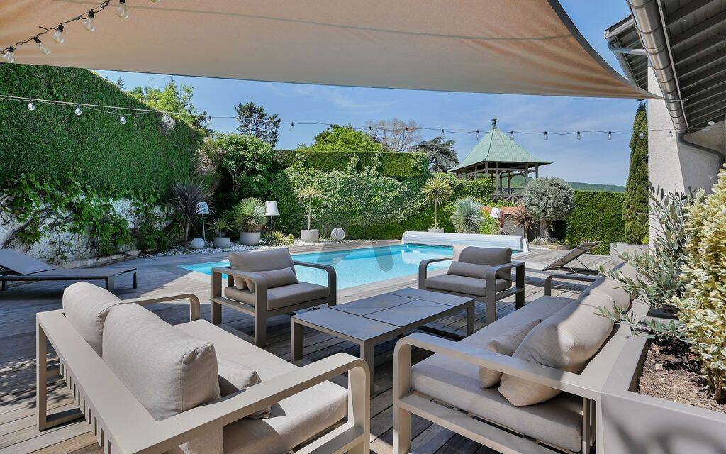 Maison 7 pièces 161 m² · à Saint-Romain-au-Mont-d'Or · 160,7 m² · 880 000 €