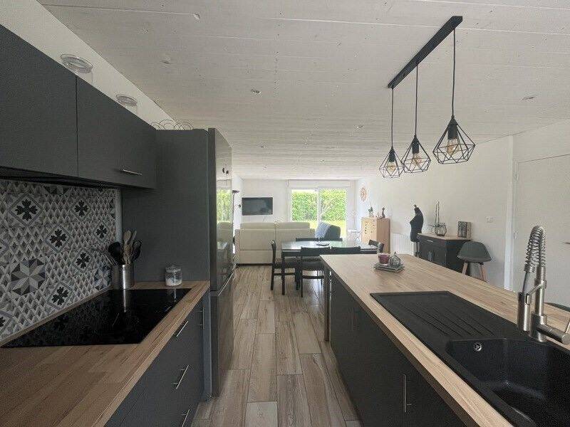 Maison 5 pièces 100 m² · à Quimperlé · 100 m² · 1 150 €