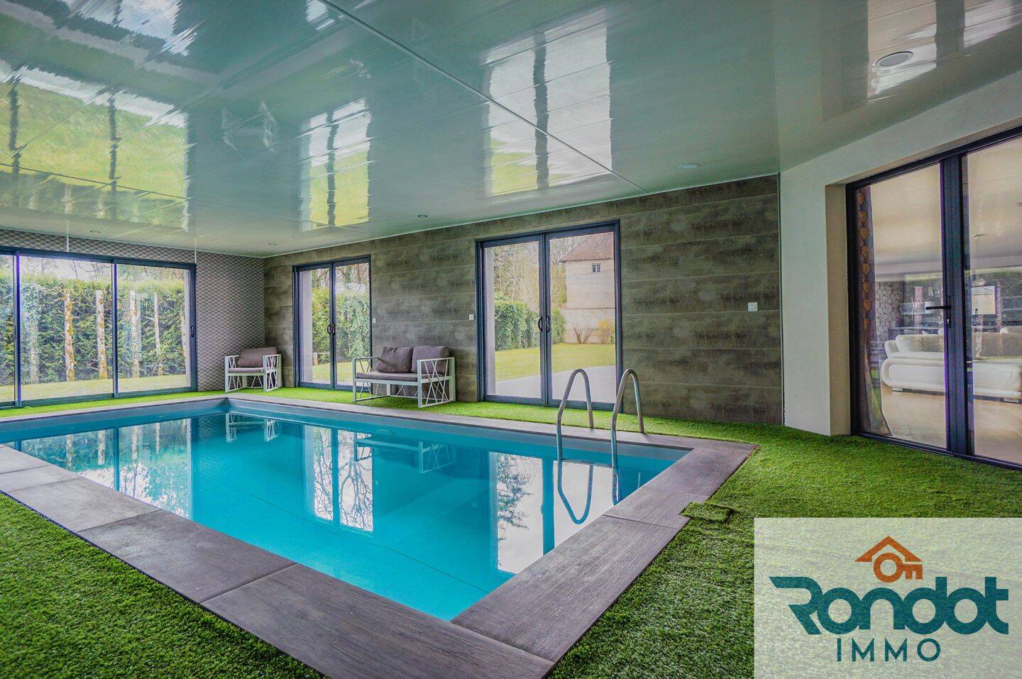 Maison 10 pièces 380 m² · à Selongey · 380 m² · 649 000 €
