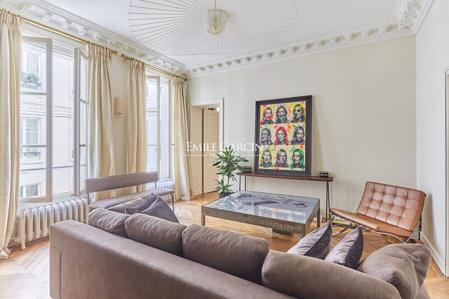 Appartement 2 pièces 64 m² · à Paris 1er Arrondissement · 63,7 m² · 3 900 €/mois