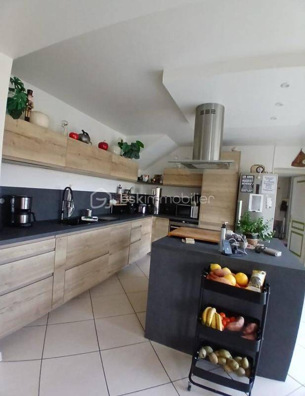 Maison 9 pièces 270 m² · à Essises · 270 m² · 265 000 €