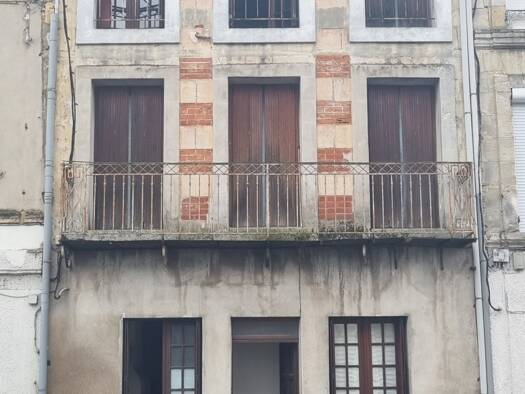 Immeuble à vendre 169 000 € 150 m² Centre Technique Municipal-Centre de Loisirs Jules Ferry Agen 47000