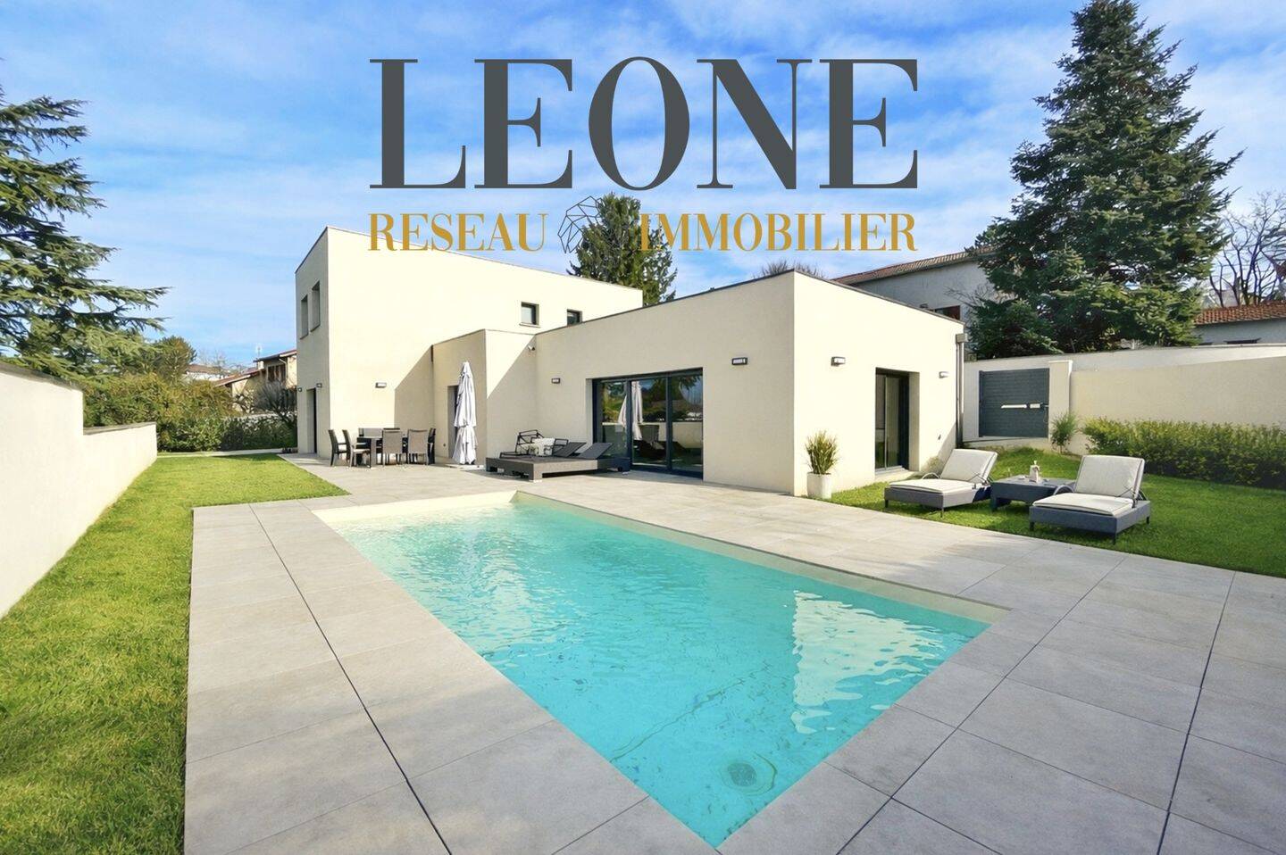 Maison 6 pièces 206 m² · à Montanay · 206 m² · 819 000 €