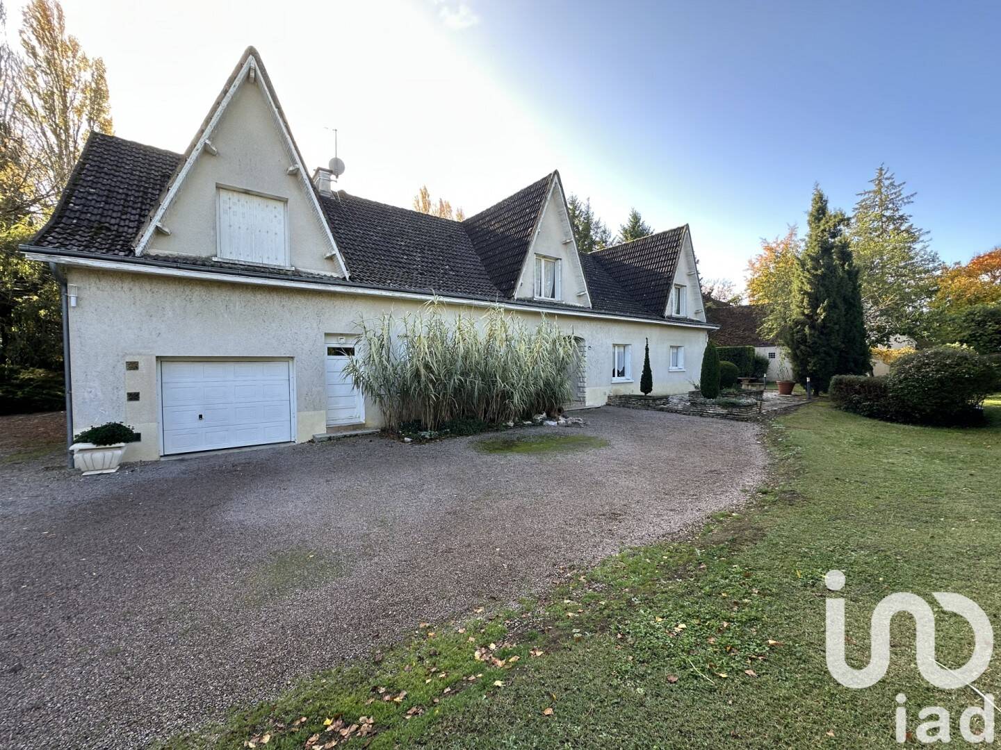 Maison 15 pièces 340 m² · à Issoudun · 340 m² · 498 000 €