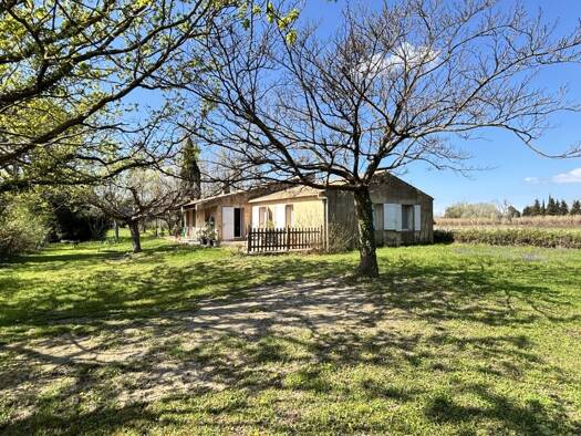 Maison de plain-pied à vendre 450 000 € 6 pièces 4 chambres 150 m² 4 830 m² de terrain Morières-lès-Avignon 84310
