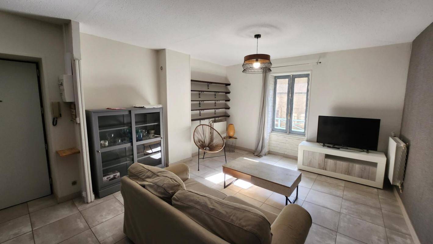 Appartement 3 pièces 66 m² · à Condrieu · 66 m² · 825 €