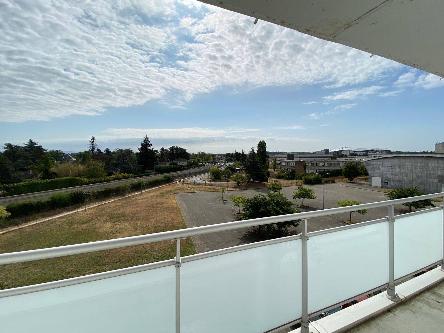 Appartement 1 pièce 32 m² · à Décines-Charpieu · 31,6 m² · 650 €