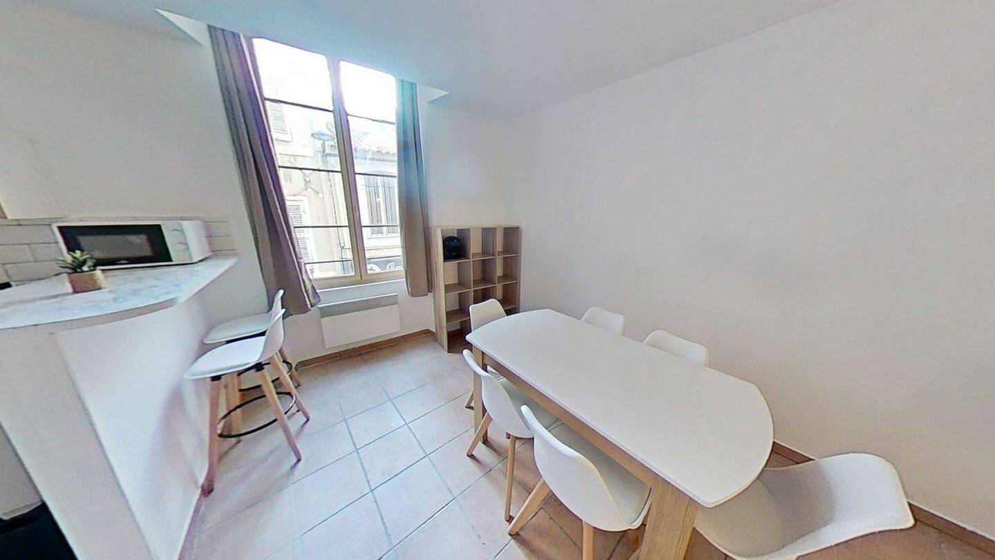 Appartement 3 pièces 64 m² · à Marseille 1er Arrondissement · 64 m² · 953 €/mois