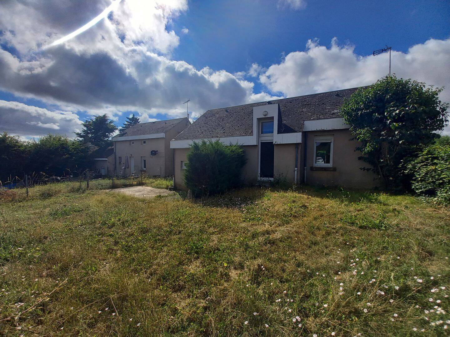 Maison 2 pièces 55 m² · à Veuil · 55 m² · 61 000 €