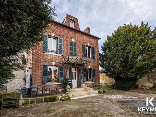 Maison à vendre 289 000 € 7 pièces 4 chambres 169 m² 581 m² de terrain Neuilly-en-Thelle 60530