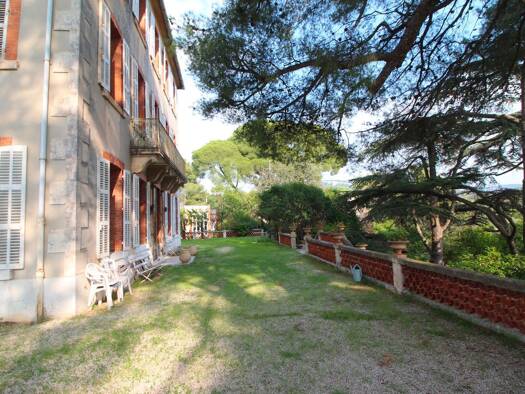 Maison à vendre 3 100 000 € 22 pièces 5 chambres 500 m² 15 000 m² de terrain Cassis 13260