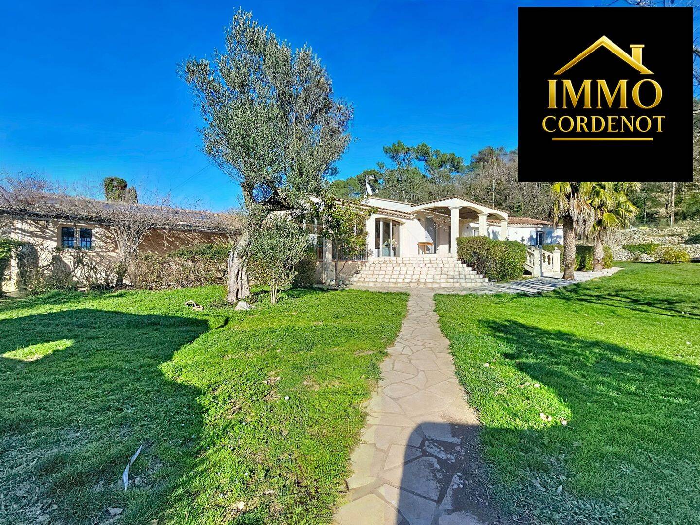 Maison 6 pièces 195 m² · à Méounes-lès-Montrieux · 195 m² · 649 000 €