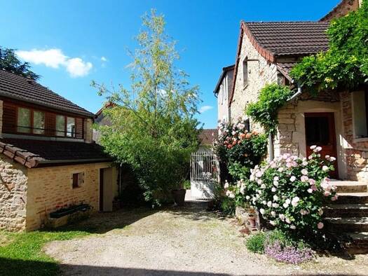 Demeure à vendre 550 000 € 11 pièces 5 chambres 346 m² 973 m² de terrain Saint-Martin-sous-Montaigu 71640