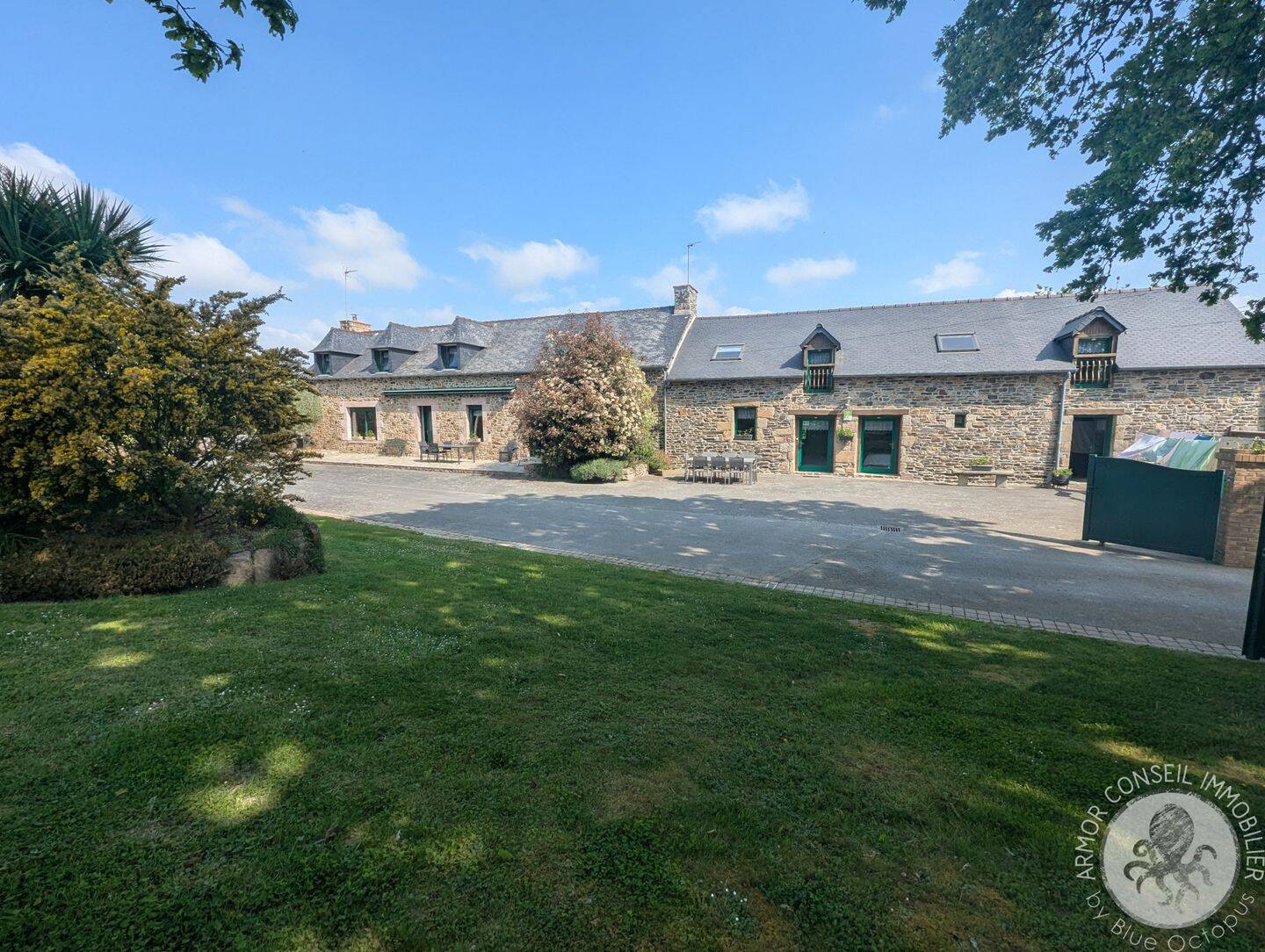 Maison 10 pièces 233 m² · à Saint-Denoual · 233 m² · 567 000 €