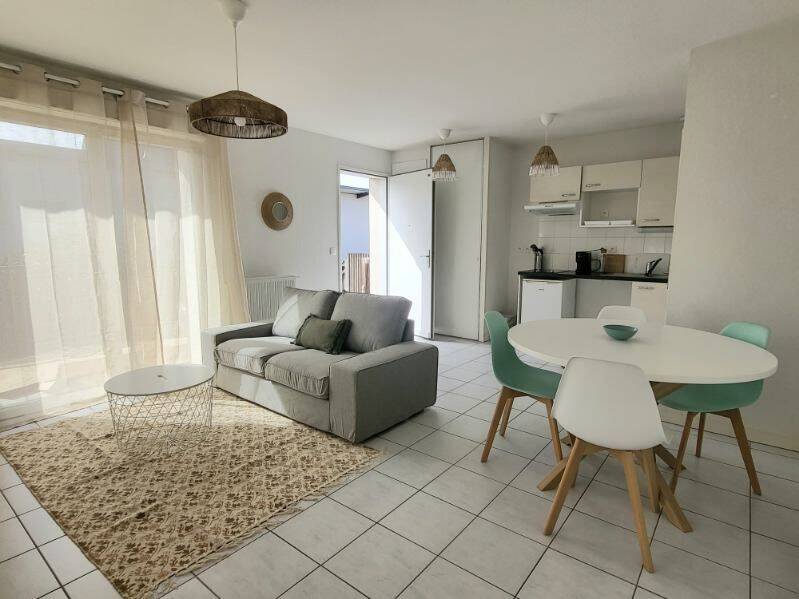 Appartement 2 pièces 41 m² · à Saint-Jean-d'Illac · 40,8 m² · 758 €