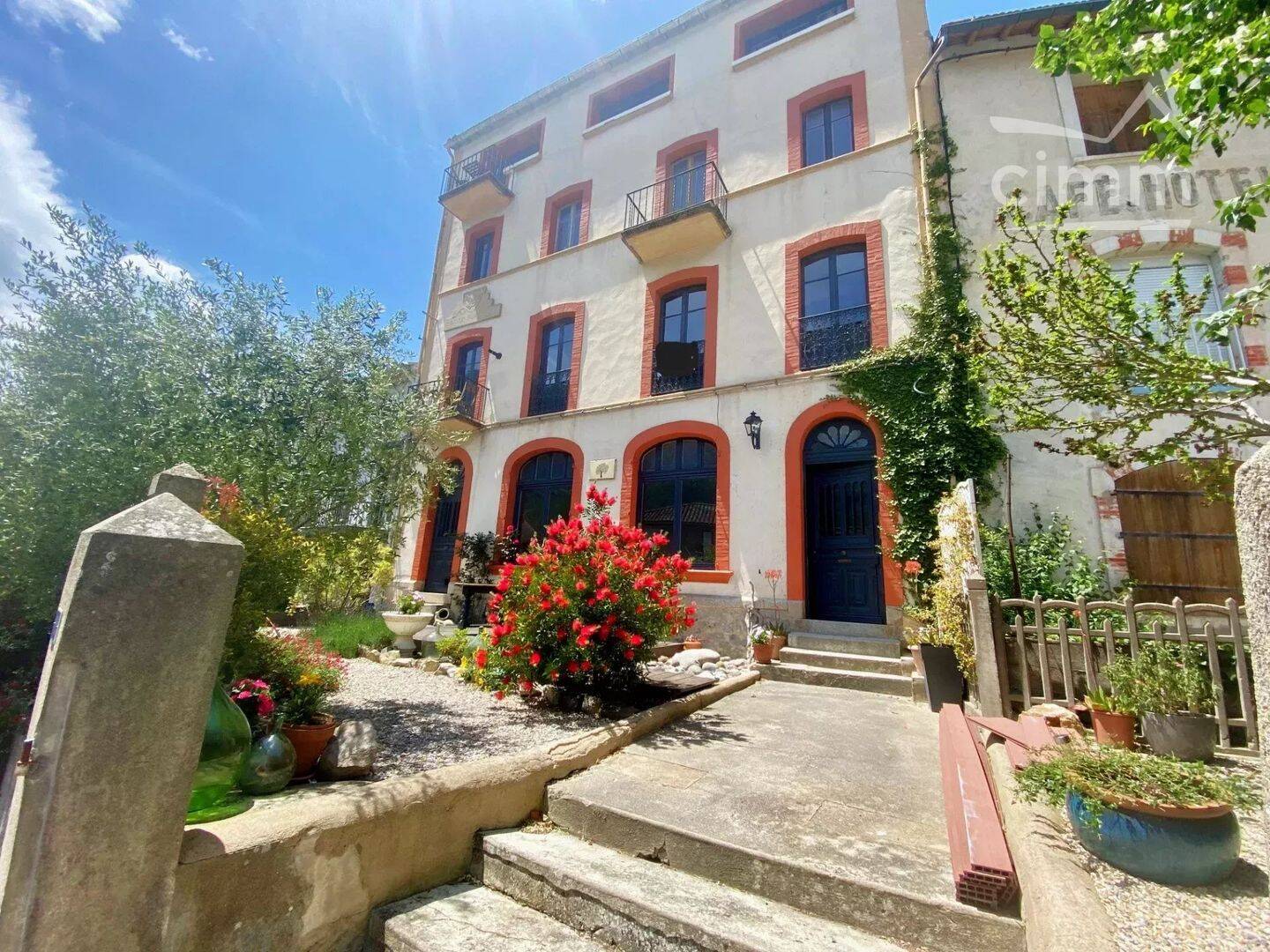 Maison 14 pièces 378 m² · à Axat · 378,3 m² · 299 000 €
