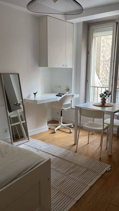Appartement 1 pièce 18 m² · à Paris 15ème Arrondissement · 18 m² · 1 250 €