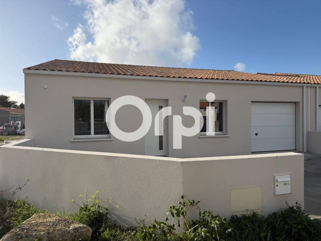 Maison 4 pièces 79 m² · à Surgères · 79,4 m² · 1 090 €/mois