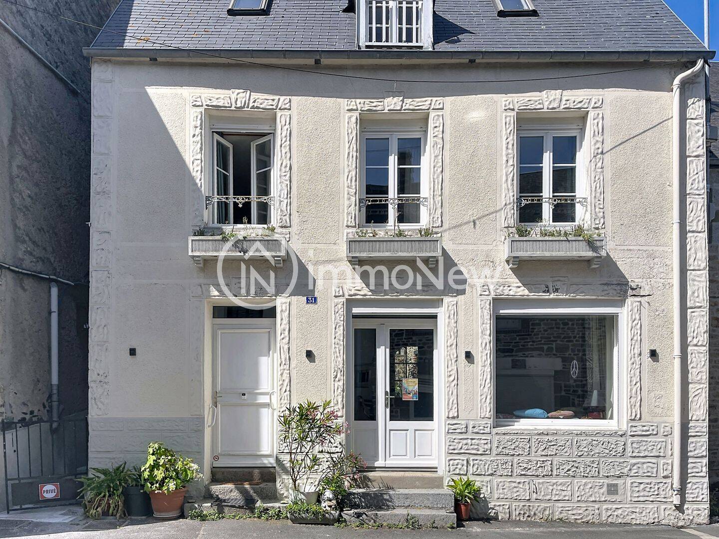 Maison 5 pièces 103 m² · à Saint-Jean-le-Thomas · 103 m² · 258 800 €