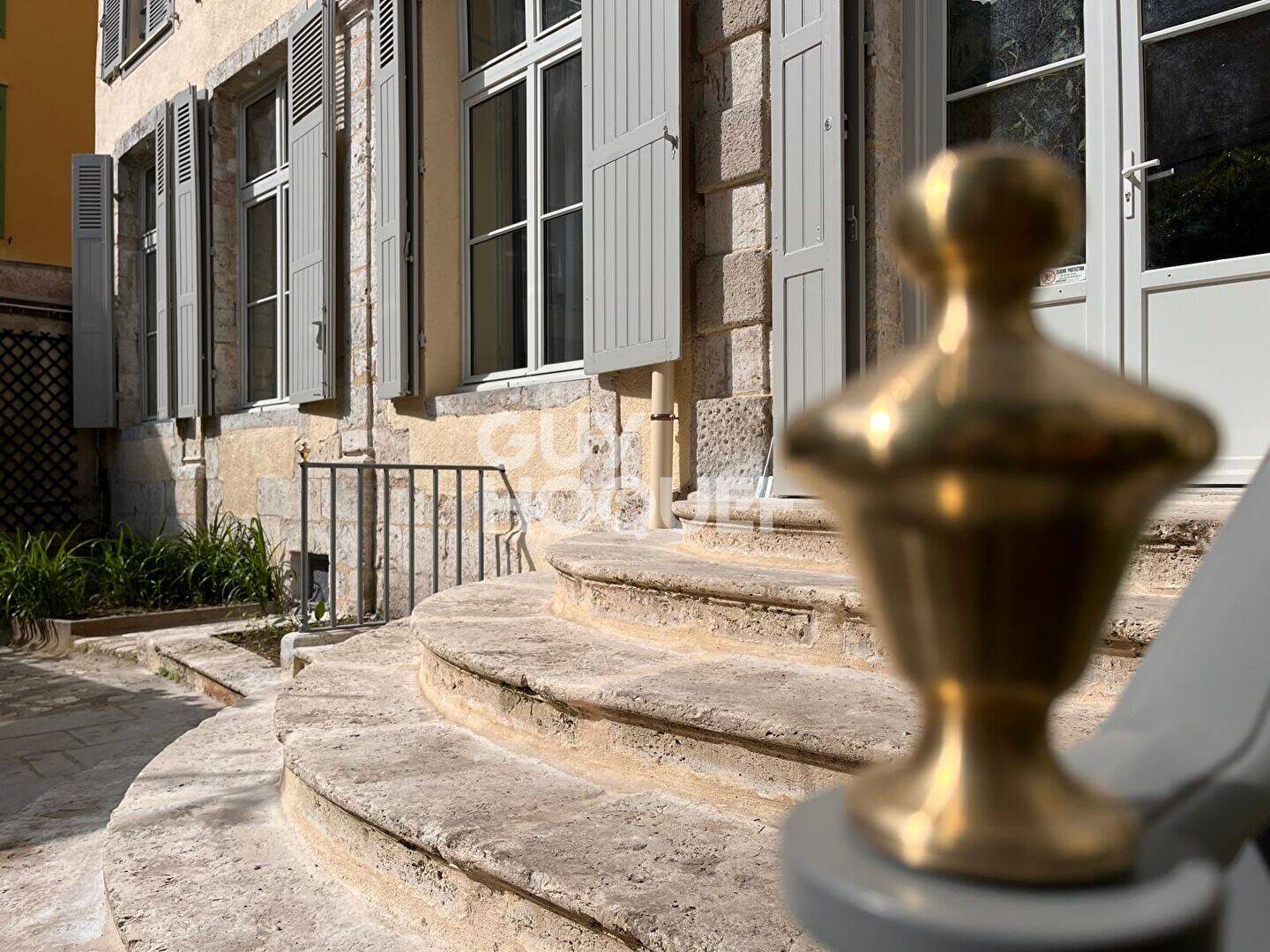 Appartement 5 pièces 135 m² · à Chartres · 135 m² · 390 000 €