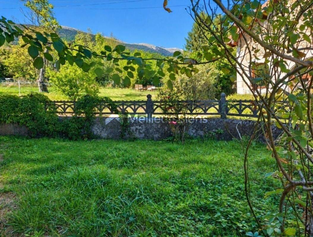 Maison 7 pièces 222 m² · à Saint-Jean-de-Gonville · 222 m² · 699 000 €