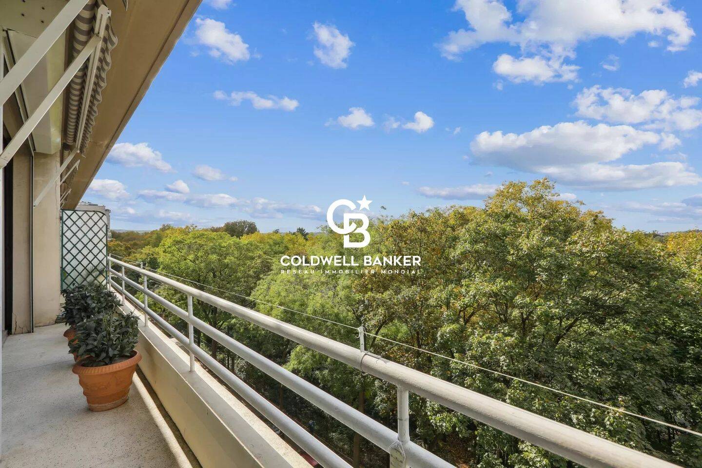 Appartement 4 pièces 126 m² · à Paris 16ème Arrondissement · 126,3 m² · 1 390 000 €