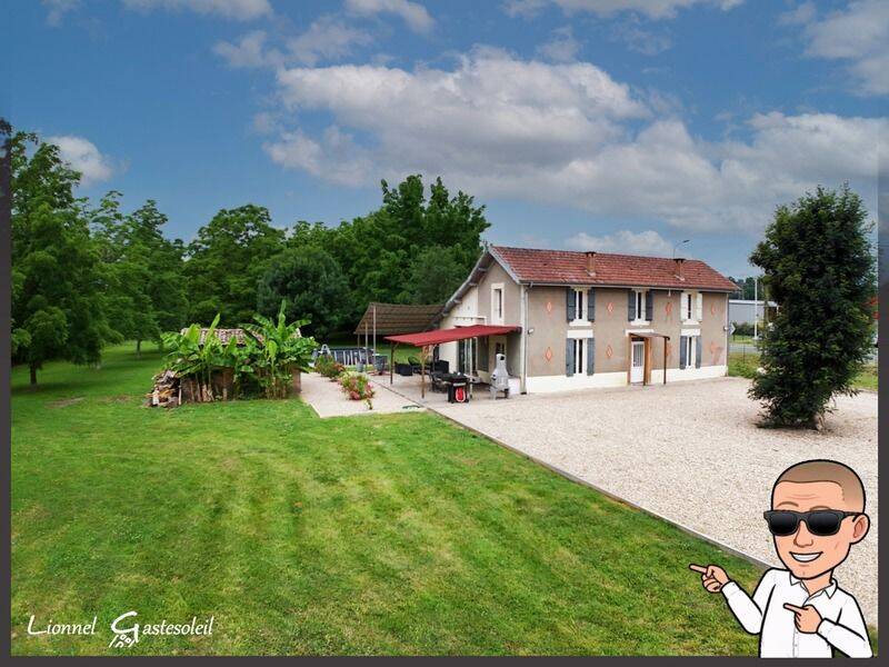 Maison 7 pièces 204 m² · à Saint-Antoine-de-Breuilh · 204 m² · 165 000 €
