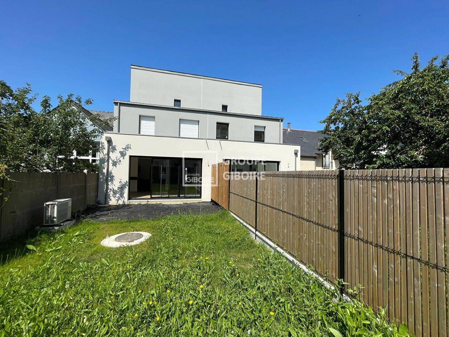 Maison 7 pièces 138 m² · à Rennes · 137,8 m² · 892 500 €
