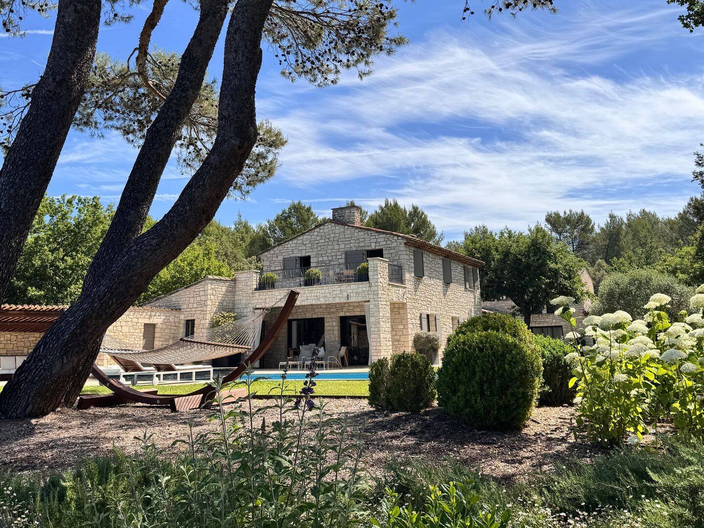 Maison 9 pièces 295 m² · à Saint-Saturnin-lès-Apt · 295 m² · 3 200 000 €