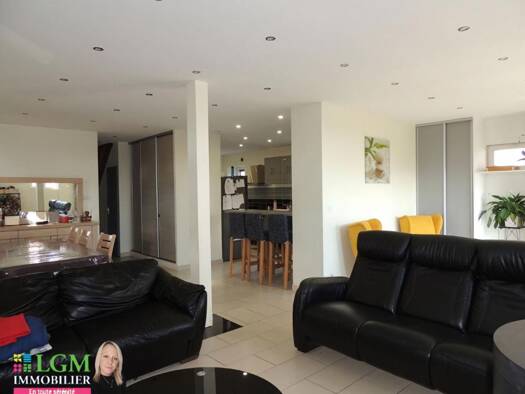 Maison à vendre 255 000 € 5 pièces 4 chambres 175 m² 950 m² de terrain Lucy-le-Bocage 02400