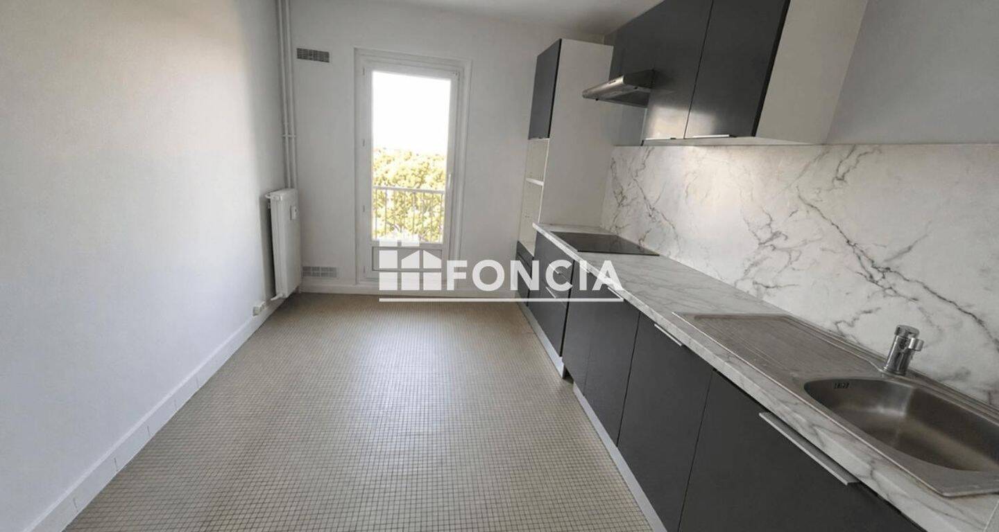Appartement 3 pièces 73 m² · à Pont-Évêque · 73,2 m² · 850 €