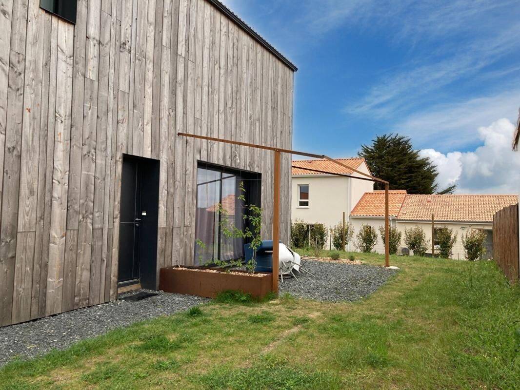 Maison 4 pièces 109 m² · à Mouzillon · 108,6 m² · 1 050 €