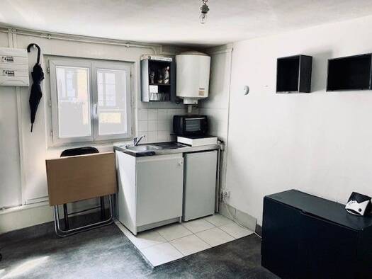 Appartement à vendre 99 000 € 1 pièce 11 m² Étage 3/3 Faubourg du Temple-Hôpital Saint Louis Paris 10ème arrondissement 75010