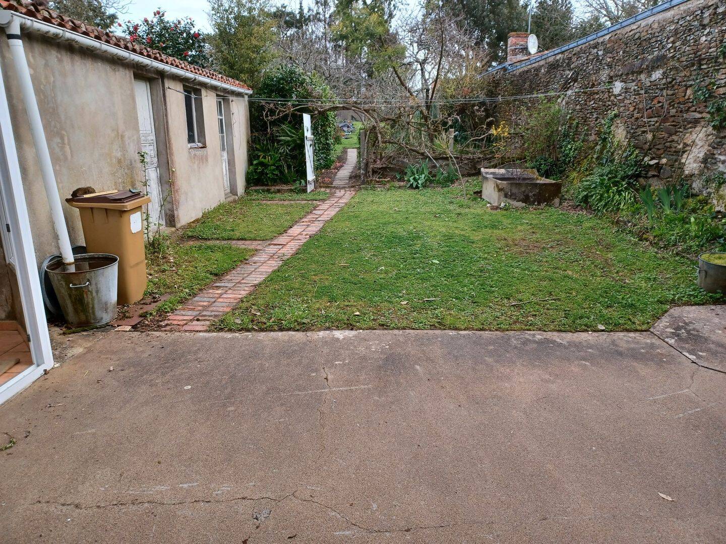 Maison 8 pièces 138 m² · à Coëx · 138 m² · 260 000 €