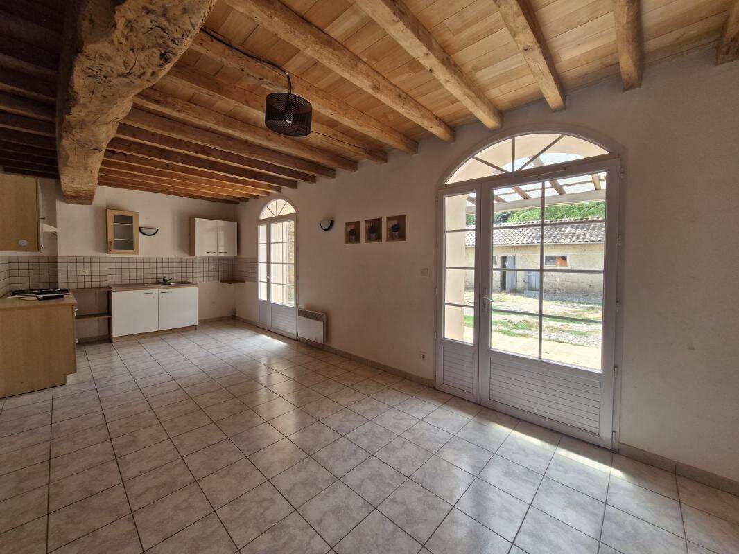 Appartement 5 pièces 132 m² · à Layrac · 132 m² · 813 €