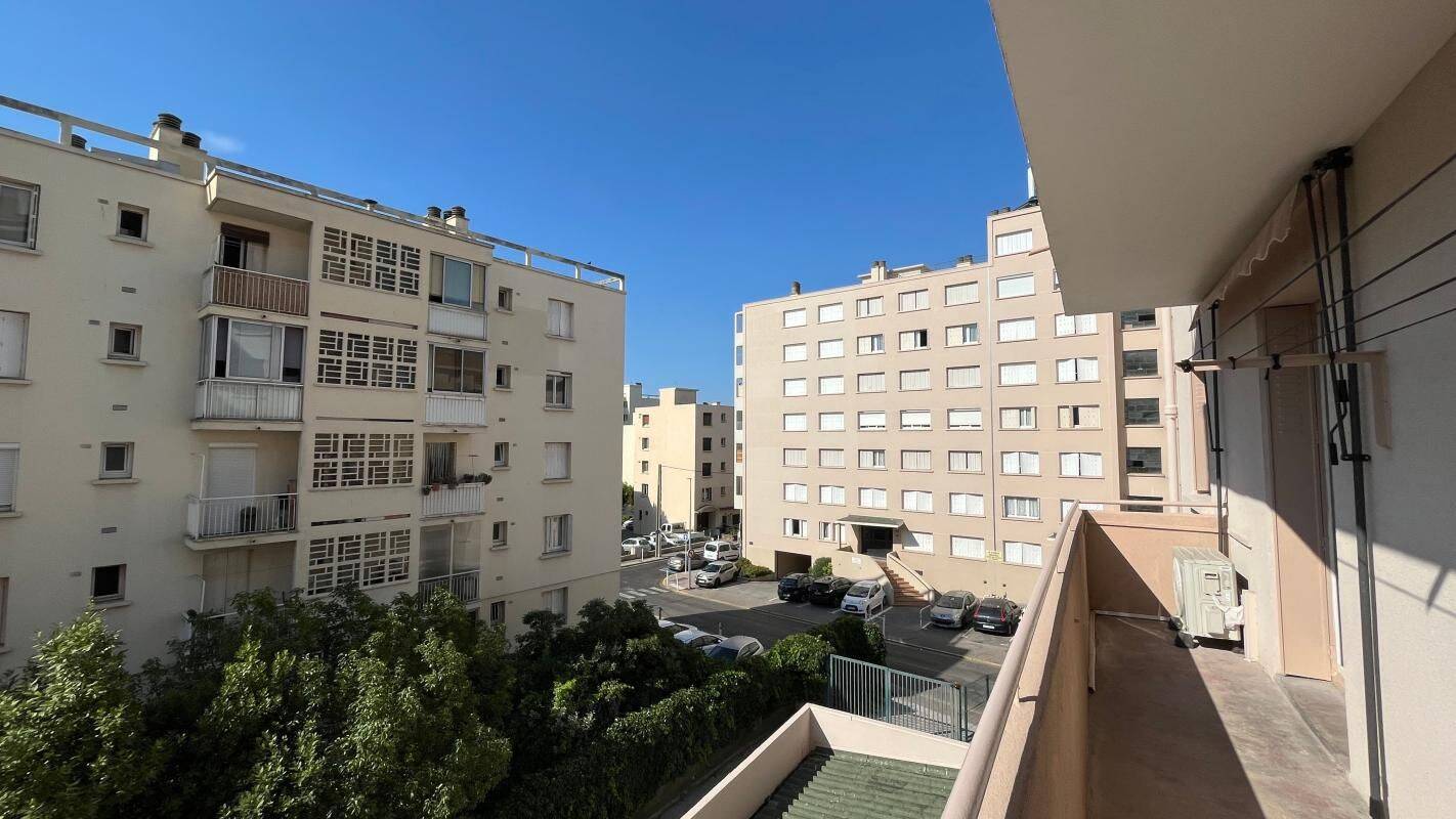 Appartement 3 pièces 62 m² · à Toulon · 61,6 m² · 820 €