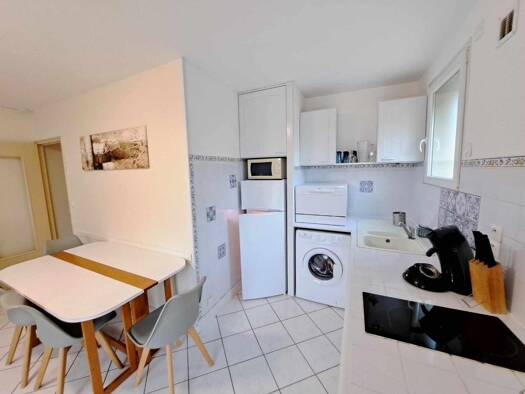 Appartement à louer 540 € 2 pièces 1 chambre 33 m² 1er étage Le Grau d'Agde Agde 34300