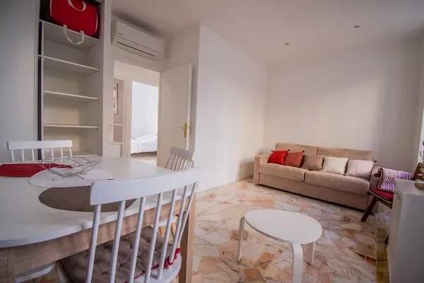 Appartement 2 pièces 37 m² · à Nice · 37 m² · 760 €
