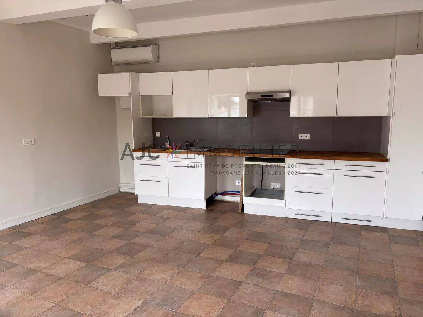 Appartement 3 pièces 75 m² · à Saint-Rémy-de-Provence · 75 m² · 900 €/mois