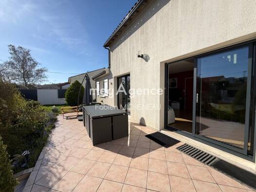 Maison à vendre 236 000 € 6 pièces 4 chambres 130 m² 486 m² de terrain Les Turbaudières Cholet 49300