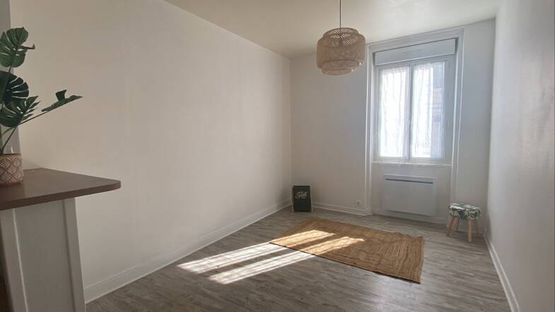 Appartement à louer 681 € 2 pièces 1 chambre 31 m² 3 étages Nantes 44000
