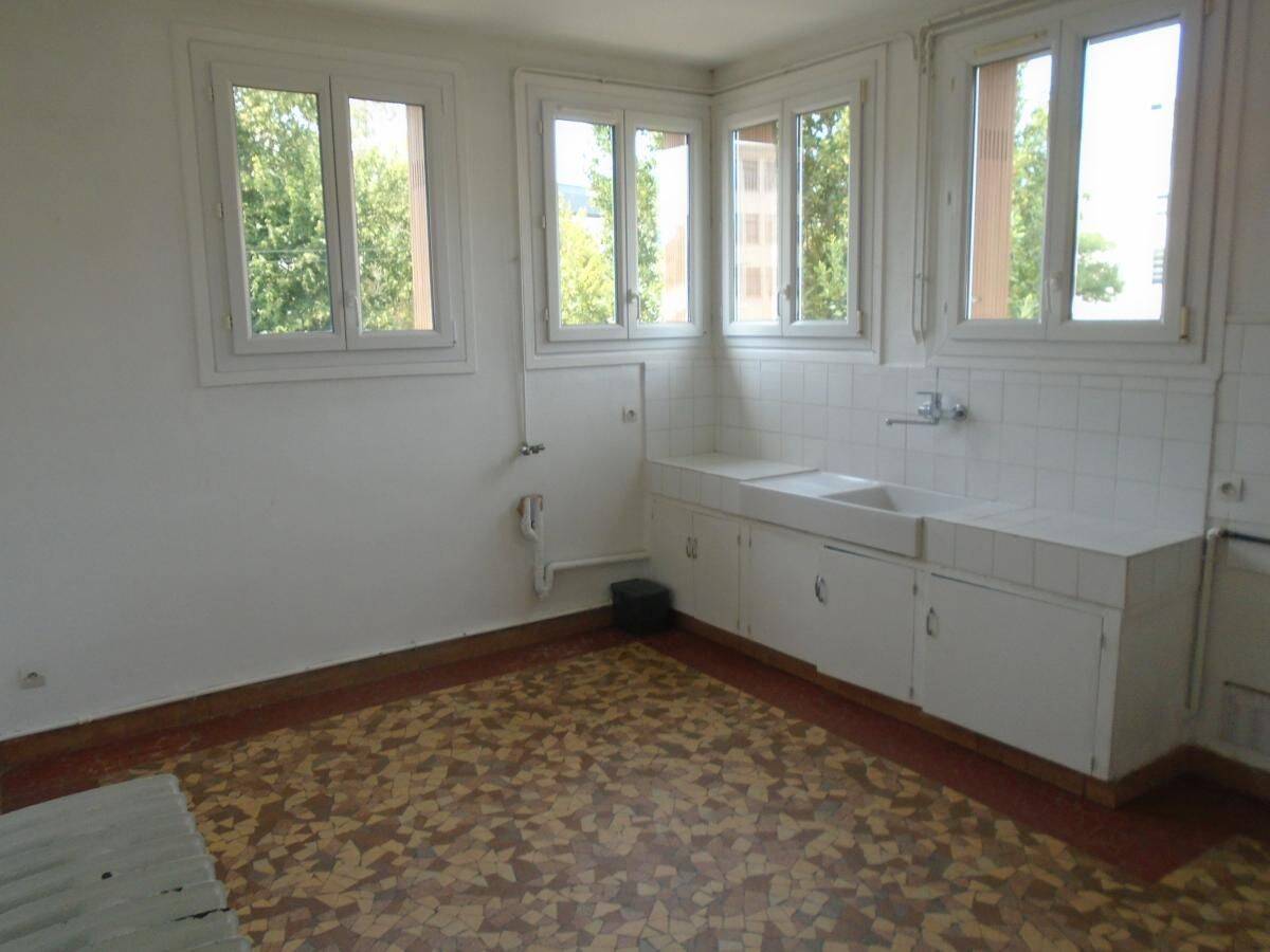 Appartement 3 pièces 95 m² · à Caen · 95 m² · 884 €/mois