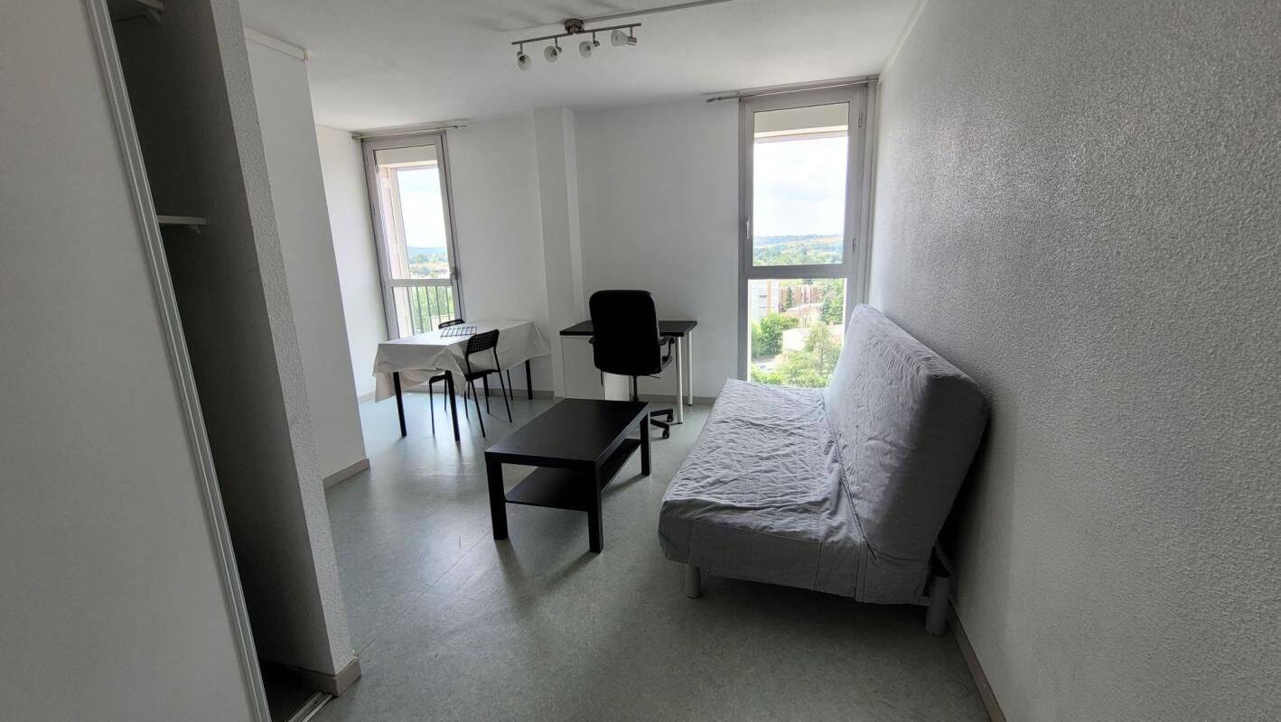 Appartement 1 pièce 19 m² · à Montluçon · 19 m² · 296 €