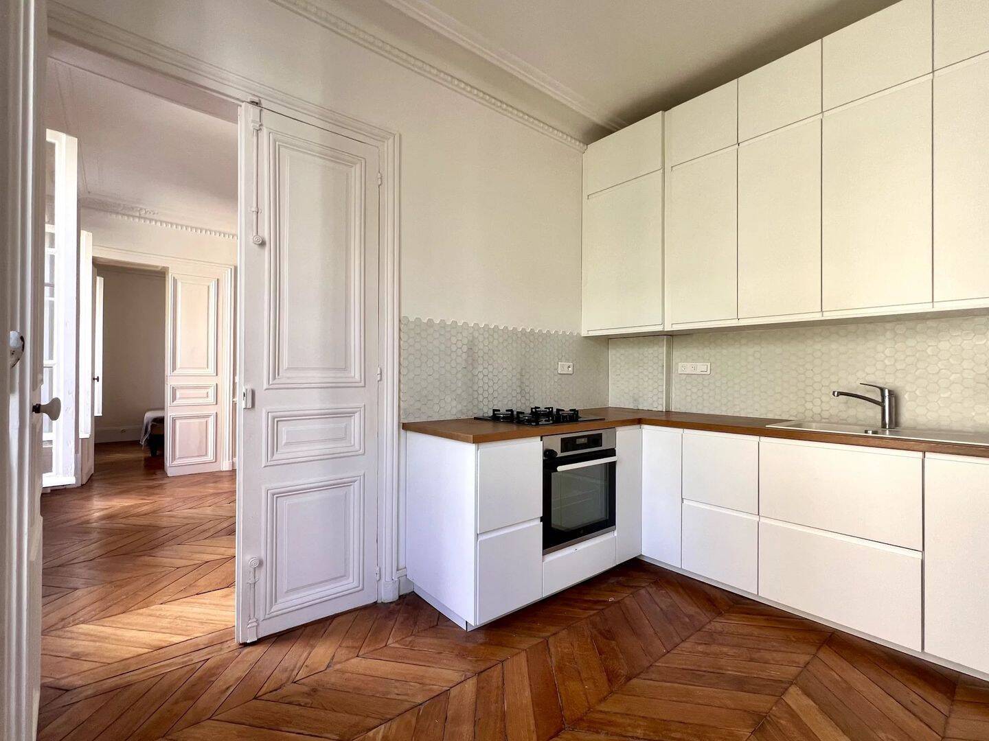 Appartement 4 pièces 73 m² · à Paris 10ème Arrondissement · 72,9 m² · 2 640 €/mois
