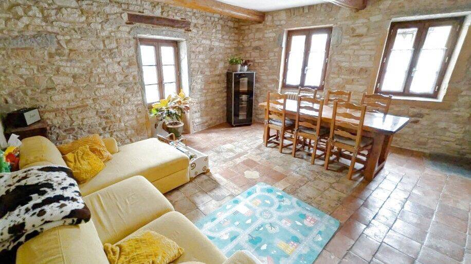 Maison 5 pièces 144 m² · à Marcilly-d'Azergues · 144 m² · 300 000 €