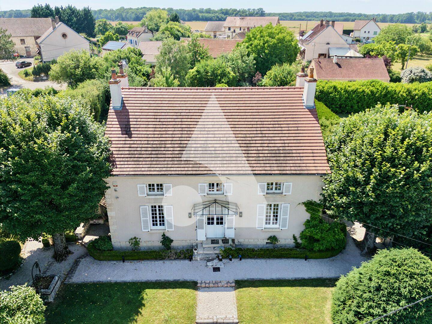 Maison 7 pièces 207 m² · à Saint-Léger-Triey · 207,1 m² · 413 900 €